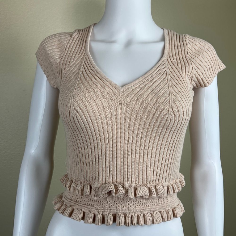BCBGeneration Women Size M Beige Cotton Ribbed Pullover Ruffle Tiered V-neck Top